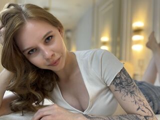 beautiful girl webcam LilyMouss