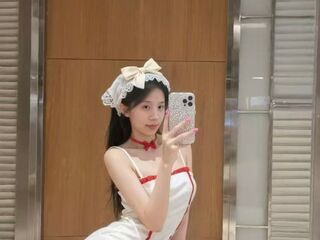kinky webcam model LilyYuan