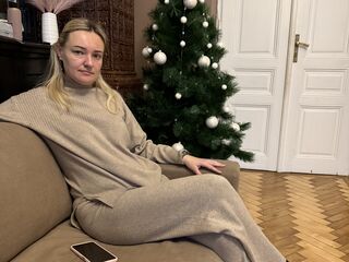 adultcam LyannaBlaze