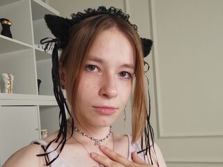 camgirl playing with dildo LynetteHeart