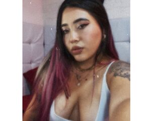 hot cam girl spreading pussy ManuelaVeelez