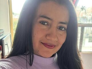 naked camgirl masturbating MariaStrike