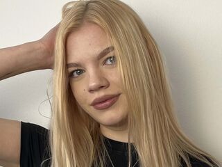 camwhore masturbating with sextoy MariaTownsen