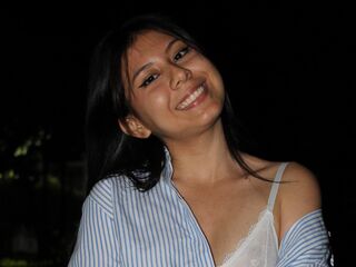 naked girl with webcam fingering pussy MiaSauvage