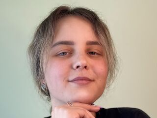 webcamgirl video chat MichaeleBendall