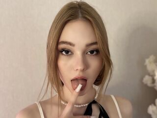 camgirl picture MyaFields