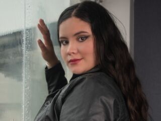 cam girl playing with dildo NahiaMonet