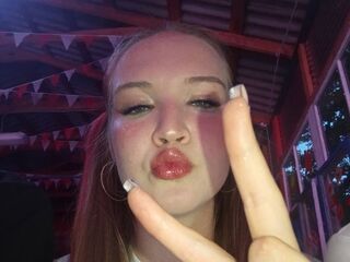 cam girl playing with sextoy NelleCauthorne