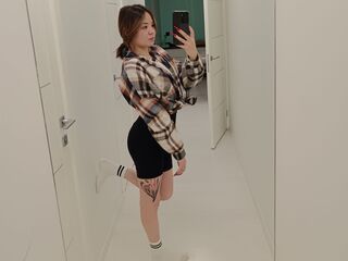 masturbating camgirl QuennaDark