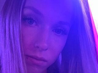 cam strip tease RocioThoro