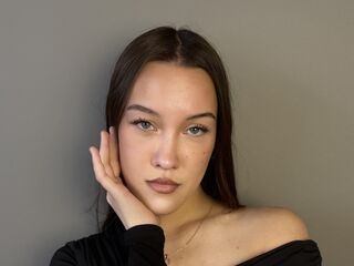 camslut fingering wet pussy RosannShrier