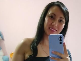 adult cam show SaraSwy