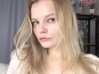 cam girl showing tits ShelyMilan