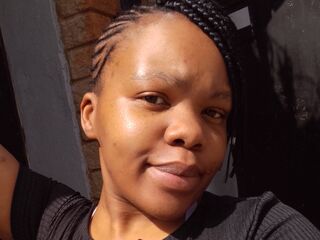 nude gamgirl SinethembaZondi