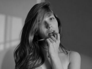 fingering camslut SophieLix