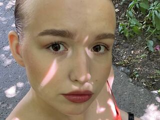 fingering webcam girl SusannahBuffalo