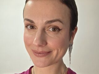 naked cam girl masturbating with dildo SylviaNyvelle