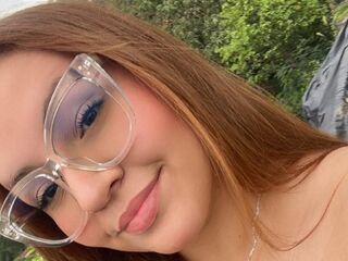 cam girl playing with dildo VannesaAlvernia