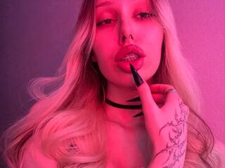 cam girl playing with vibrator VeronaHarding