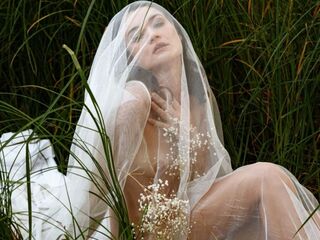 naked camgirl masturbating with vibrator VictoriaIcett