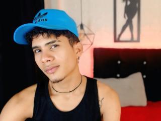 SkinnyCuteAlyer
